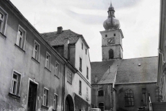 8. Alte Seitenansicht der Stadtpfarrkirche