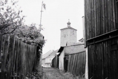 33. Seitenansicht Klettnersturm mit abgeknickten Maibaum