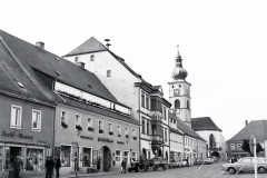 64. Marktplatzansicht-Gasthof-Schwan Textil Maurer Rathaus uwm.