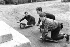 Nr.-174-Tirschenreuther-Kinder-beim-Ratschn